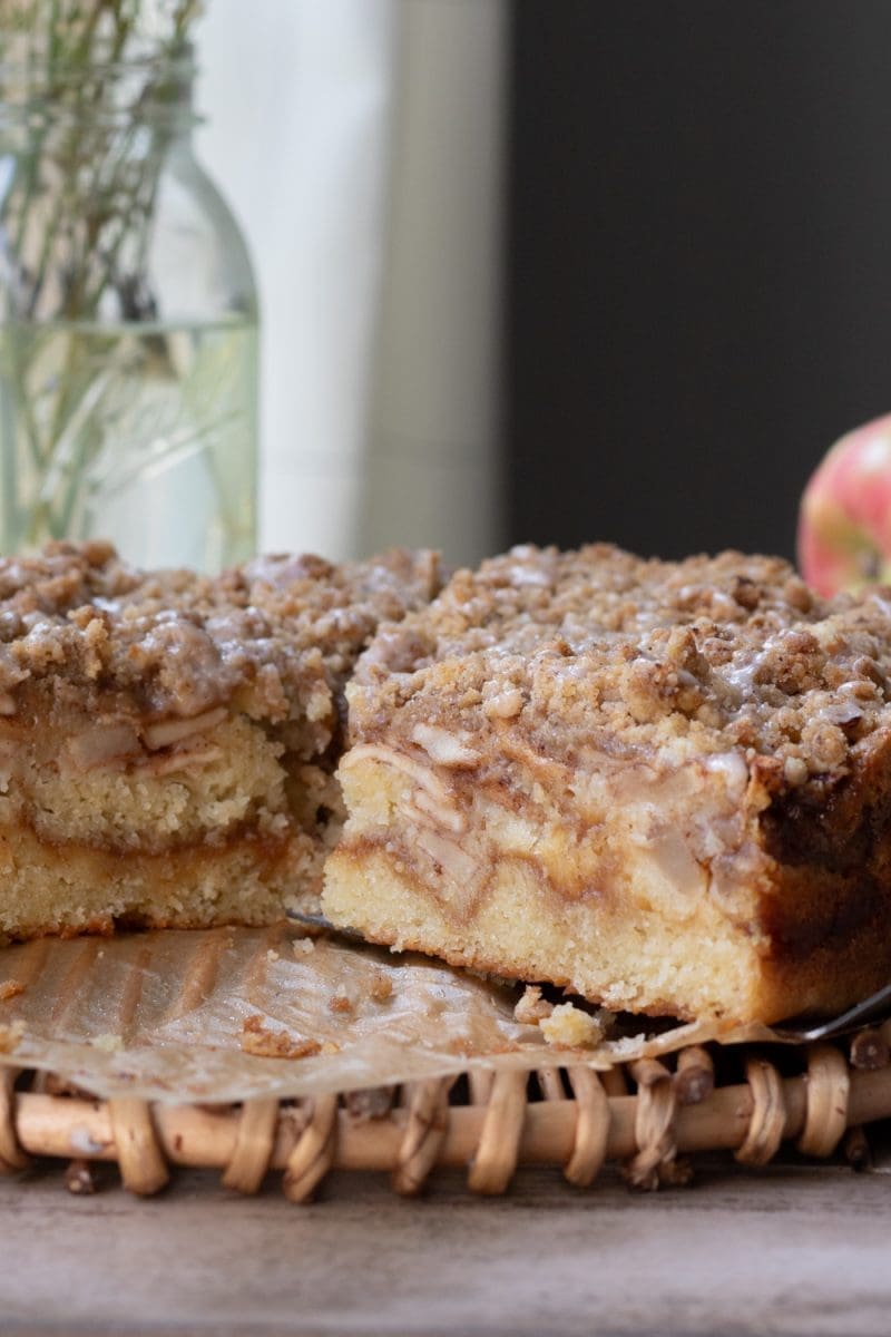 Chai Apple Crumb Cake