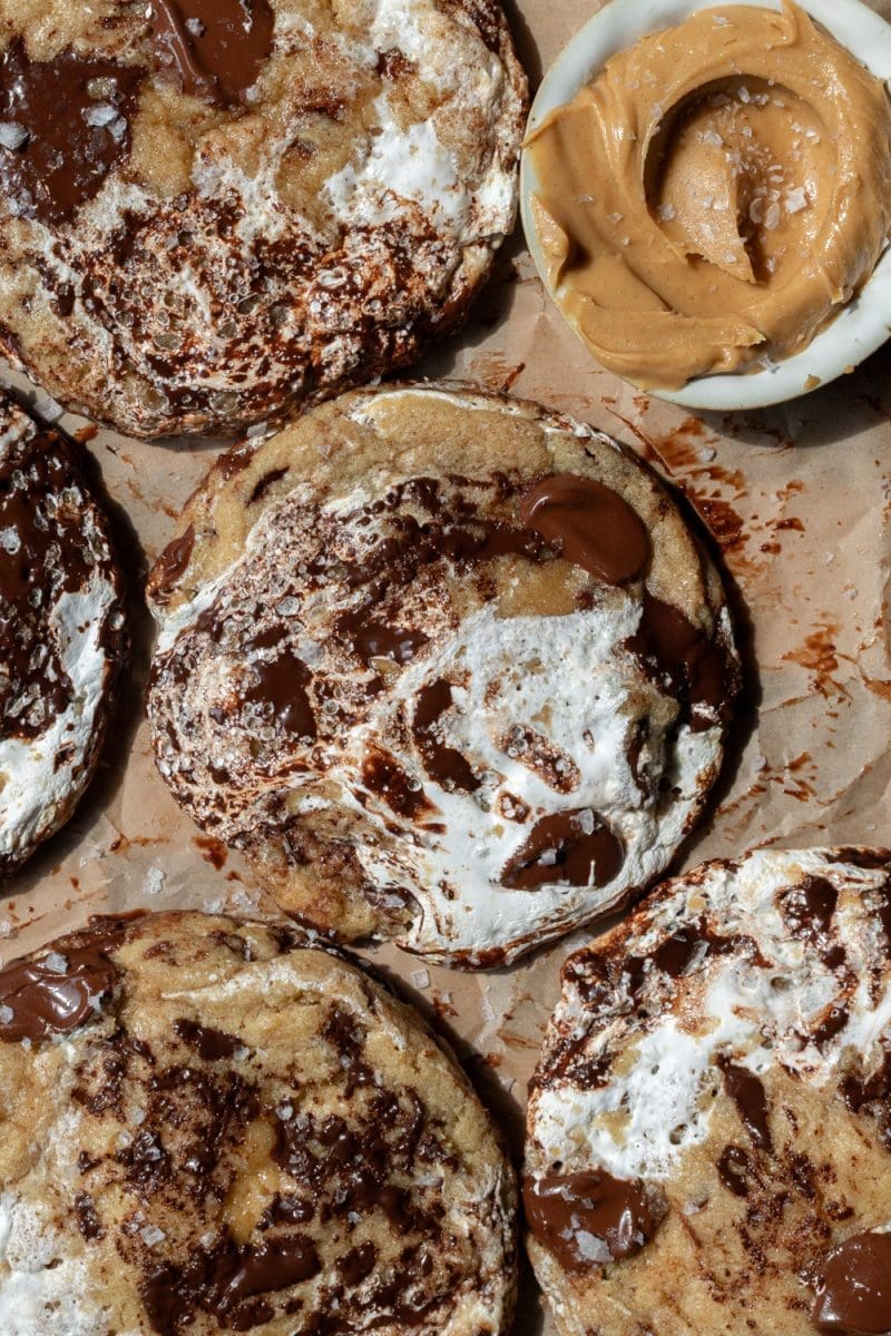 Close up of the fluffernutter chocolate chip cookies