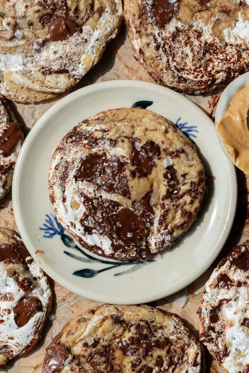 Close up of the fluffernutter chocolate chip cookies