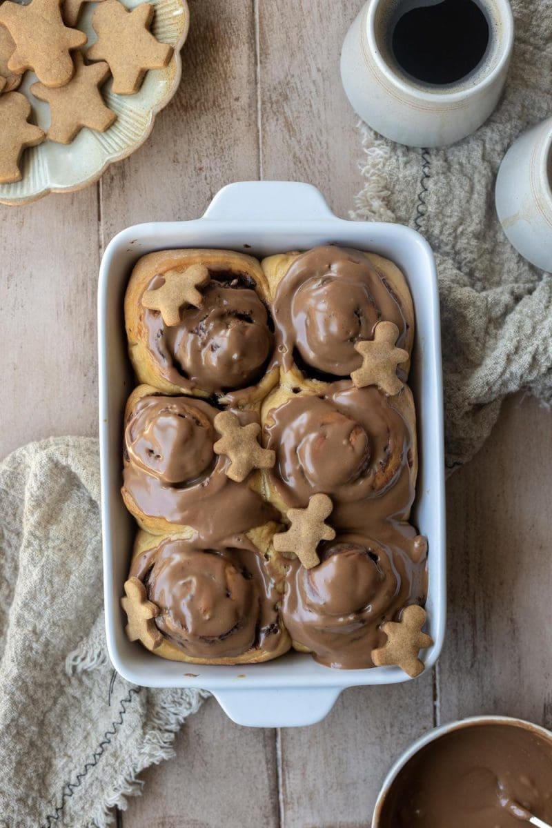 Overview of the small batch gingerbread nutella rolls