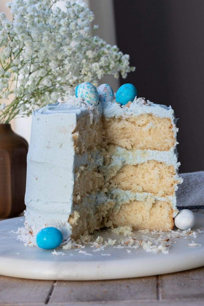 cross-section of the mini robin's egg cake