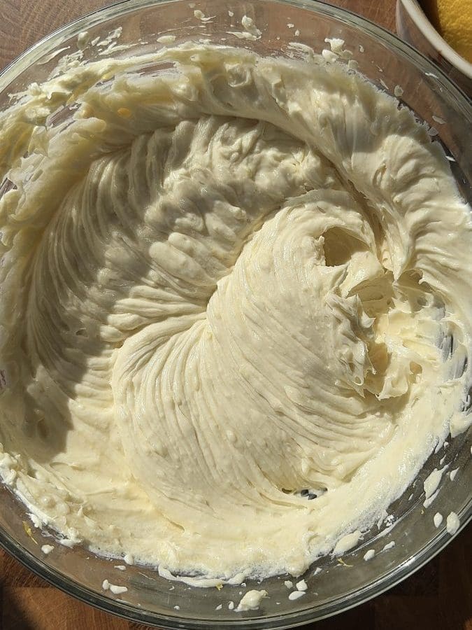 Cheesecake batter after beating in the eggs.